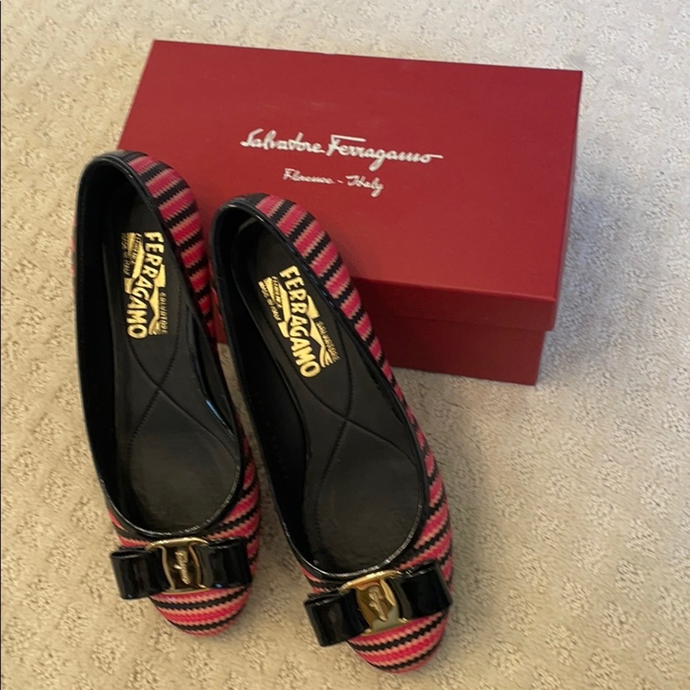 Salvatore Ferragamo bow flats pink & black patent